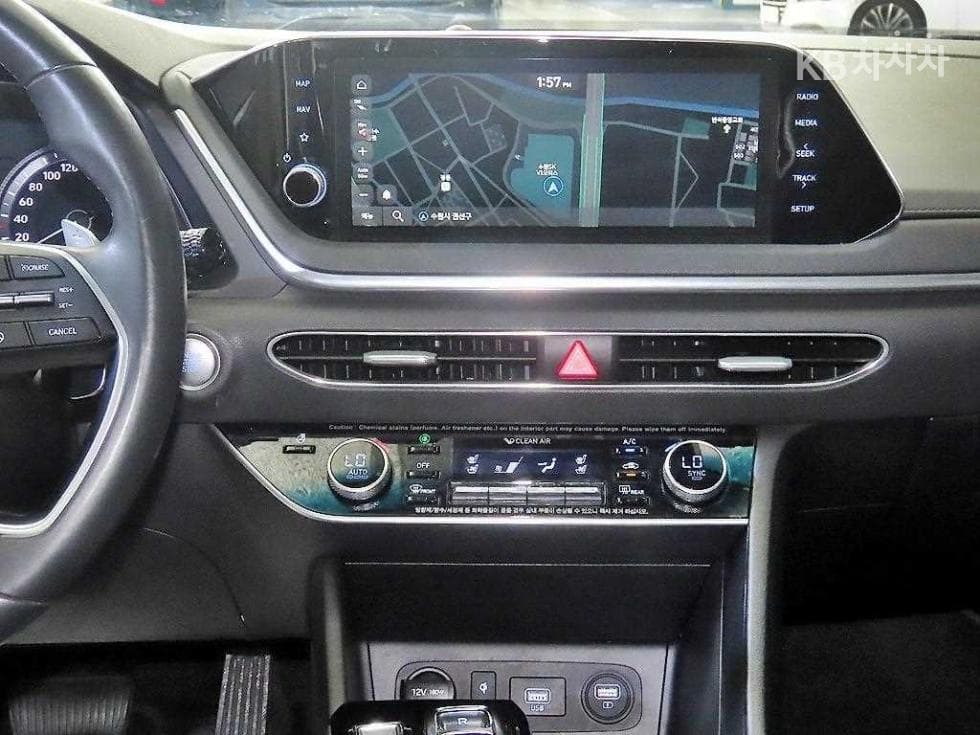 Hyundai Sonata (DN8)2.0 Premium 패밀리 - 11
