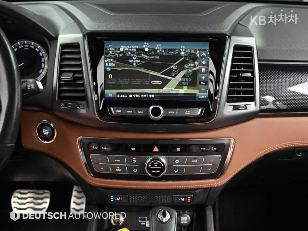 КейДжи Мобилити Rexton Sports Khan2.2 Дизел Динамик5링크 4x4 Престиж Специал (специален признак/издание) - 14