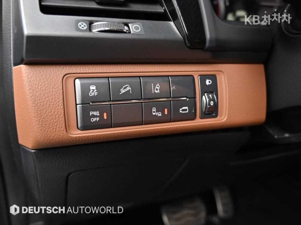 КейДжи Мобилити Rexton Sports Khan2.2 Дизел Динамик5링크 4x4 Престиж Специал (специален признак/издание) - 17