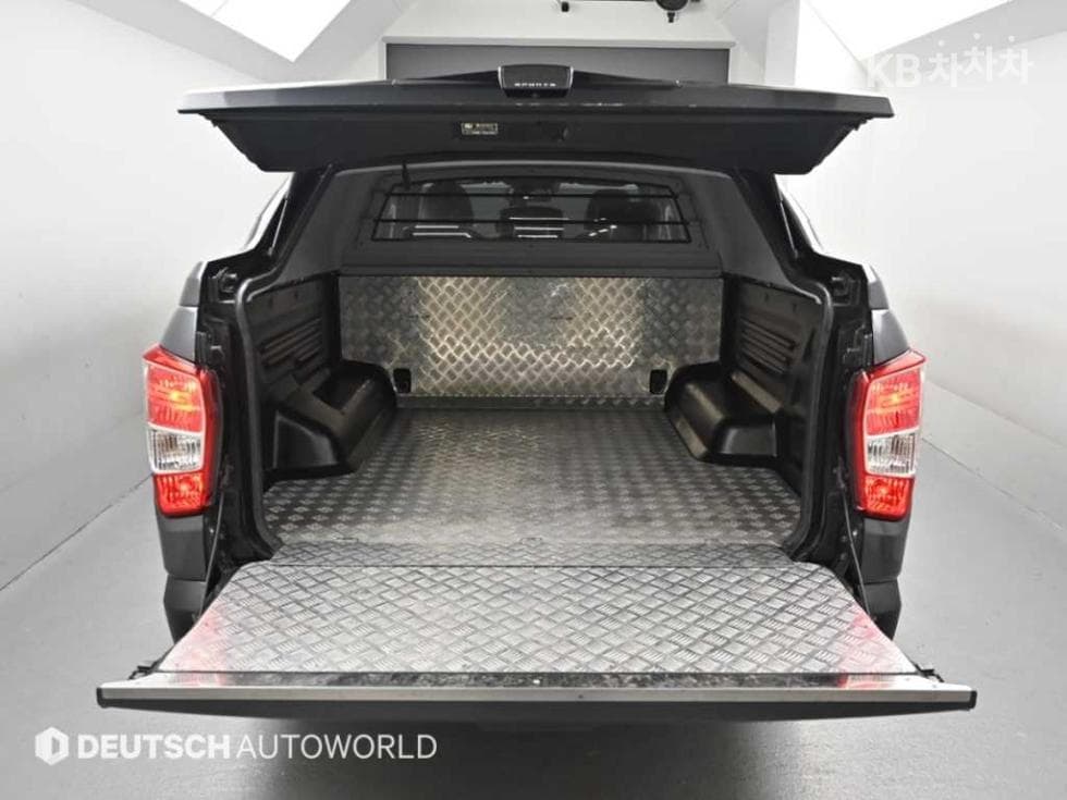 КейДжи Мобилити Rexton Sports Khan2.2 Дизел Динамик5링크 4x4 Престиж Специал (специален признак/издание) - 19