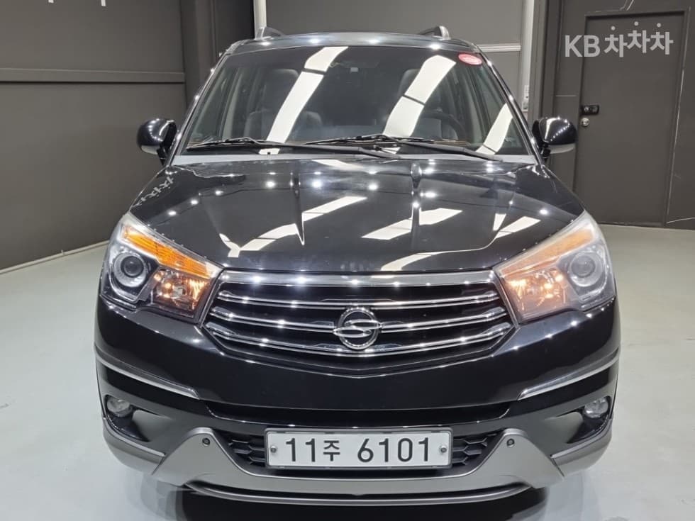 КейДжи Мобилити 코란도 투리스모4x4 GT 9-местен - 2