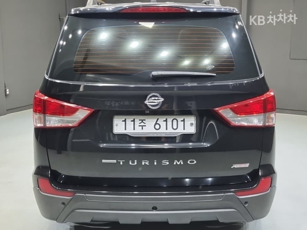 КейДжи Мобилити 코란도 투리스모4x4 GT 9-местен - 3
