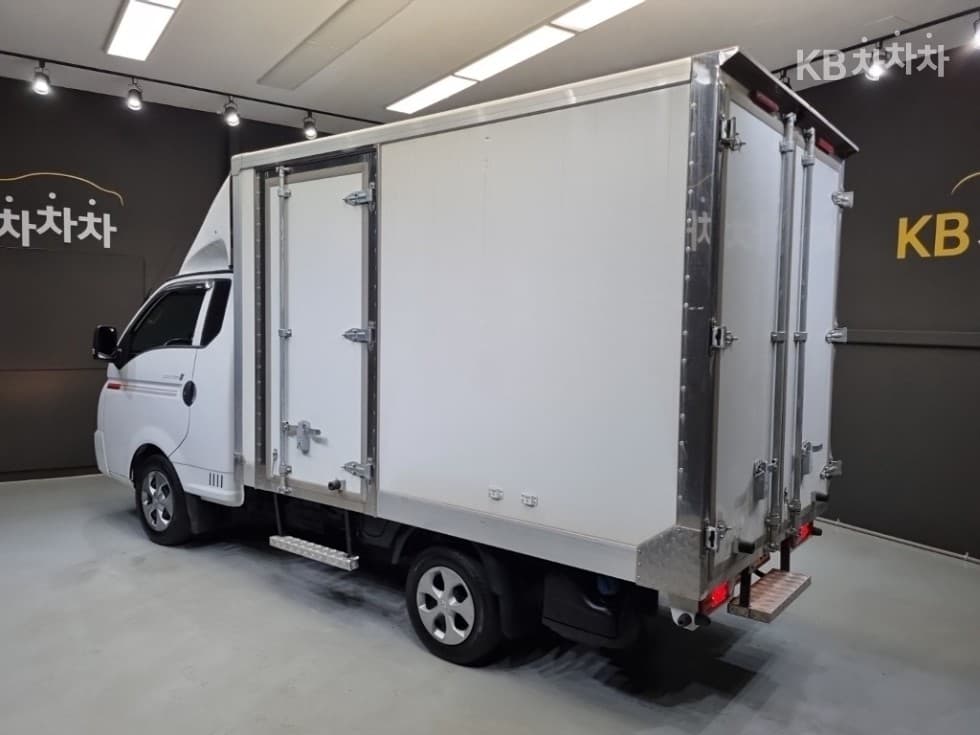 Хюндай Porter 2Удължено междуосие Super Cab Box Truck PLUS - 4