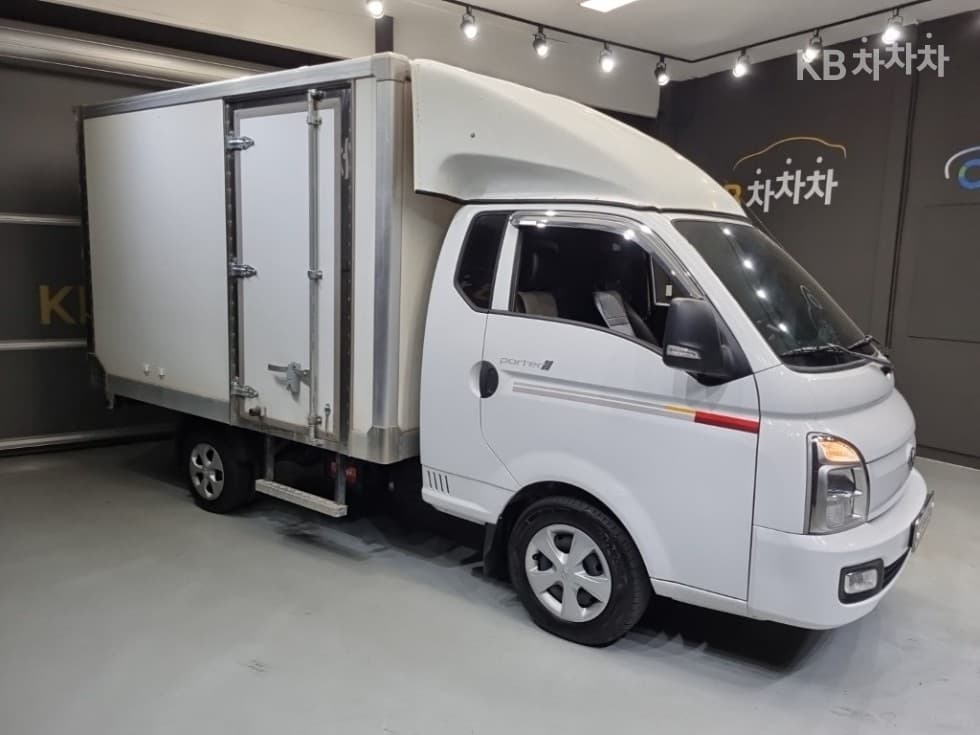 Хюндай Porter 2Удължено междуосие Super Cab Box Truck PLUS - 5