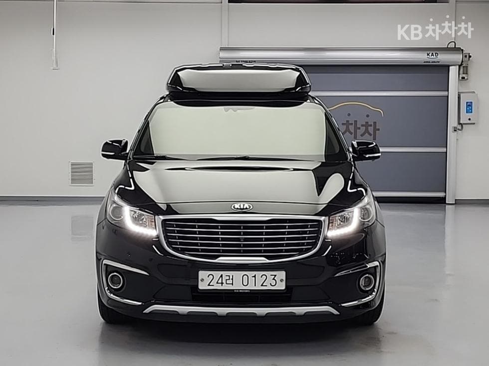 Kia All New Carnival9-seater 3.3 Gasoline Noblesse - 2