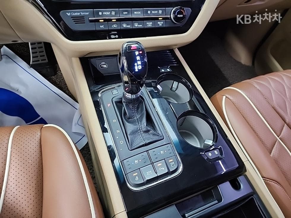 Kia All New Carnival9-seater 3.3 Gasoline Noblesse - 8