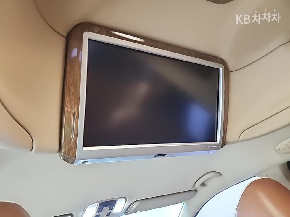 Kia All New Carnival9-seater 3.3 Gasoline Noblesse - 15