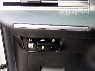 Hyundai The New (facelift) Grandeur (Azera)2.5 Premium 초이스 - 12