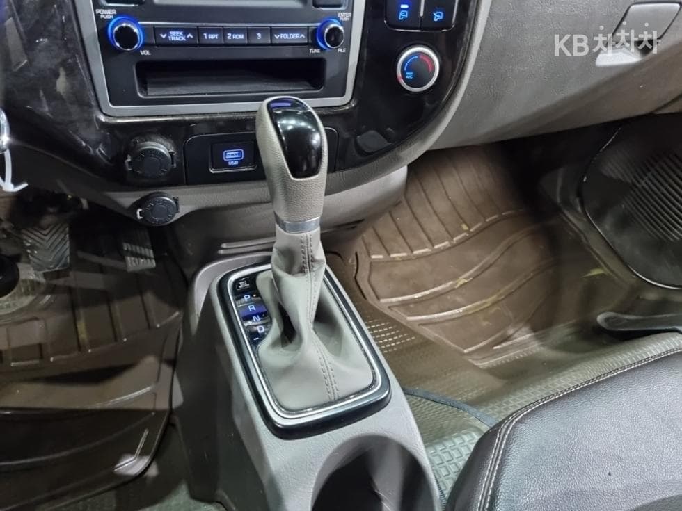 Хюндай Porter 2Удължено междуосие Двойна Кабина CRDi Smart - 14
