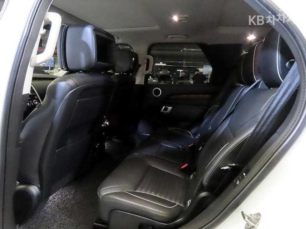 Land Rover 디스커버리53.0 TD6 HSE Luxury - 6