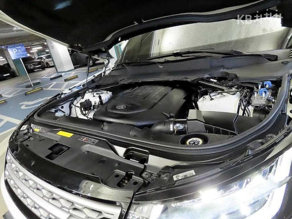 Land Rover 디스커버리53.0 TD6 HSE Luxury - 18