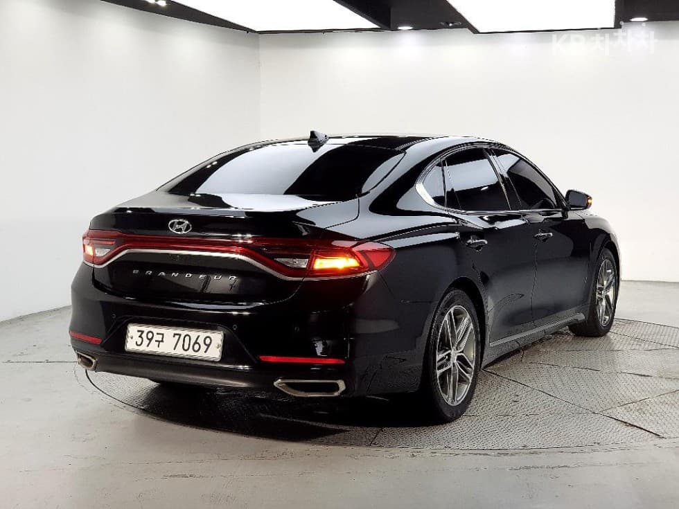 Hyundai Grandeur (Azera)IG2.4 Premium Special (special feature/edition) - 3