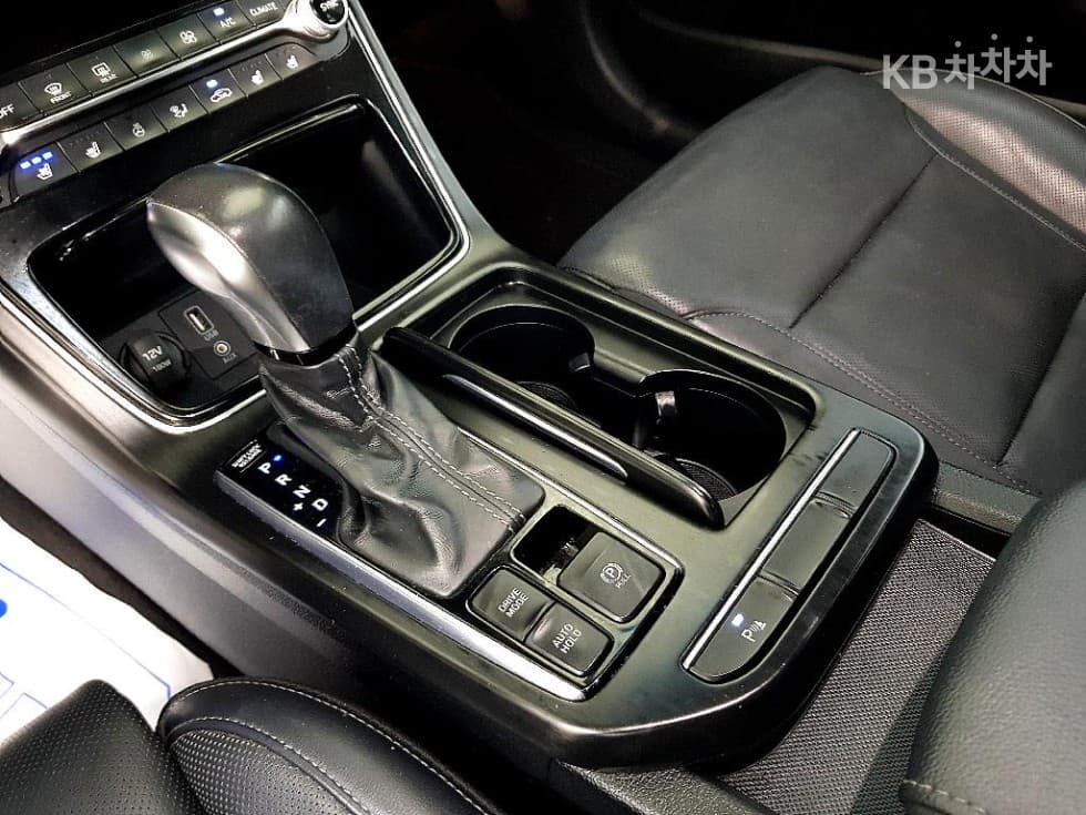Hyundai Grandeur (Azera)IG2.4 Premium Special (special feature/edition) - 12