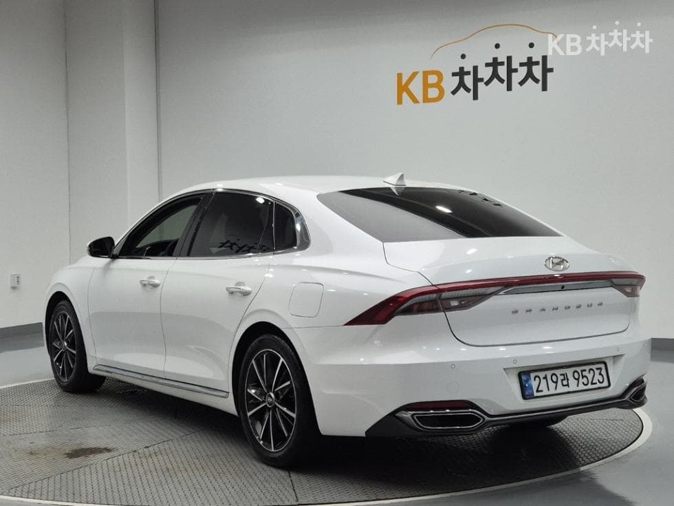 Hyundai The New (facelift) Grandeur (Azera)LPi 3.0 Rental car Premium - 2