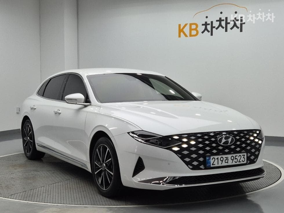 Hyundai The New (facelift) Grandeur (Azera)LPi 3.0 Rental car Premium - 4