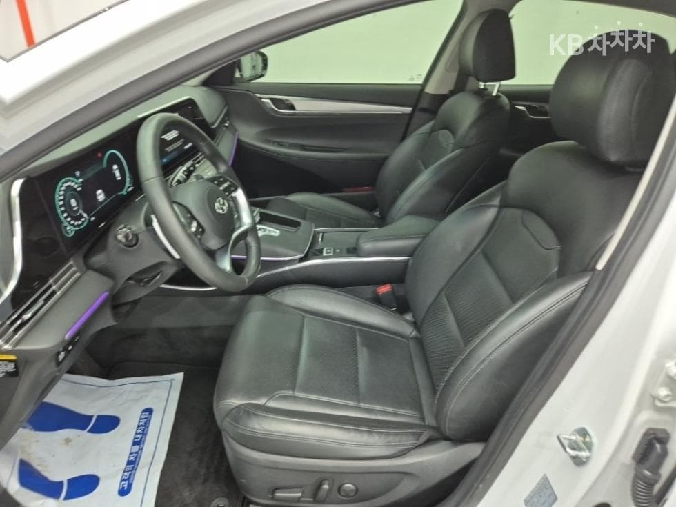 Hyundai The New (facelift) Grandeur (Azera)LPi 3.0 Rental car Premium - 11