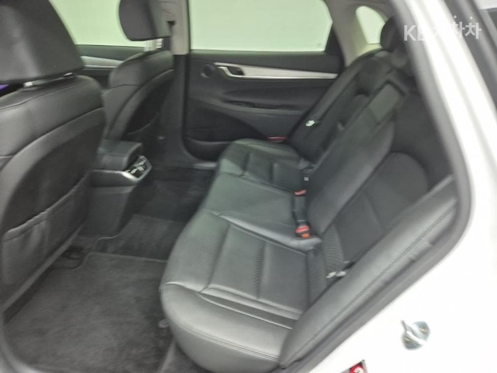 Hyundai The New (facelift) Grandeur (Azera)LPi 3.0 Rental car Premium - 12