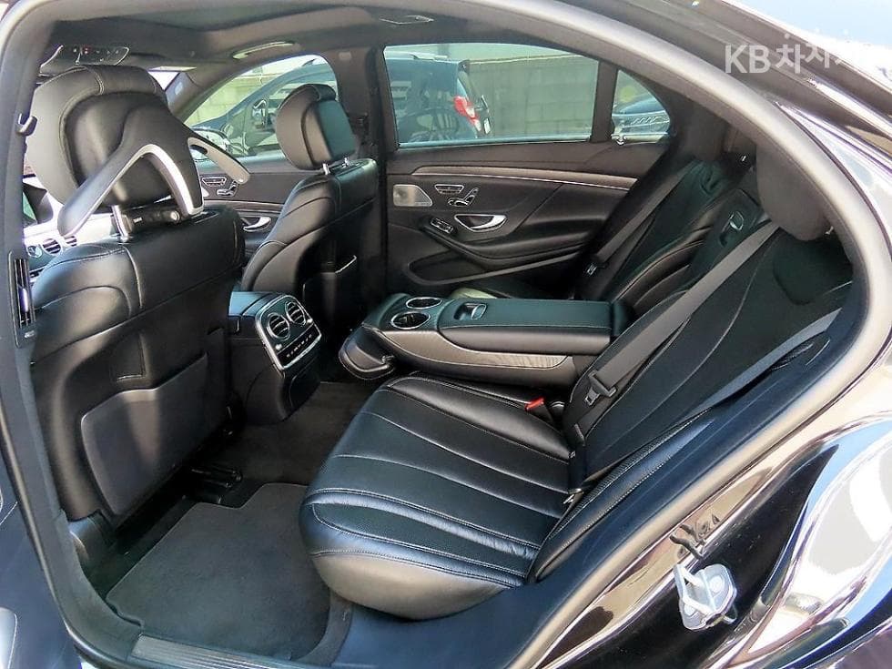 Mercedes-Benz Нов S-КласS560e Стандартен - 6