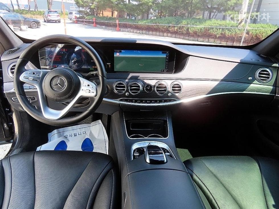 Mercedes-Benz Нов S-КласS560e Стандартен - 7