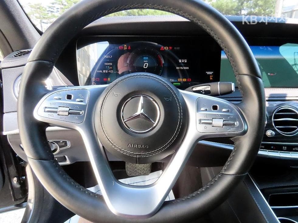 Mercedes-Benz Нов S-КласS560e Стандартен - 8