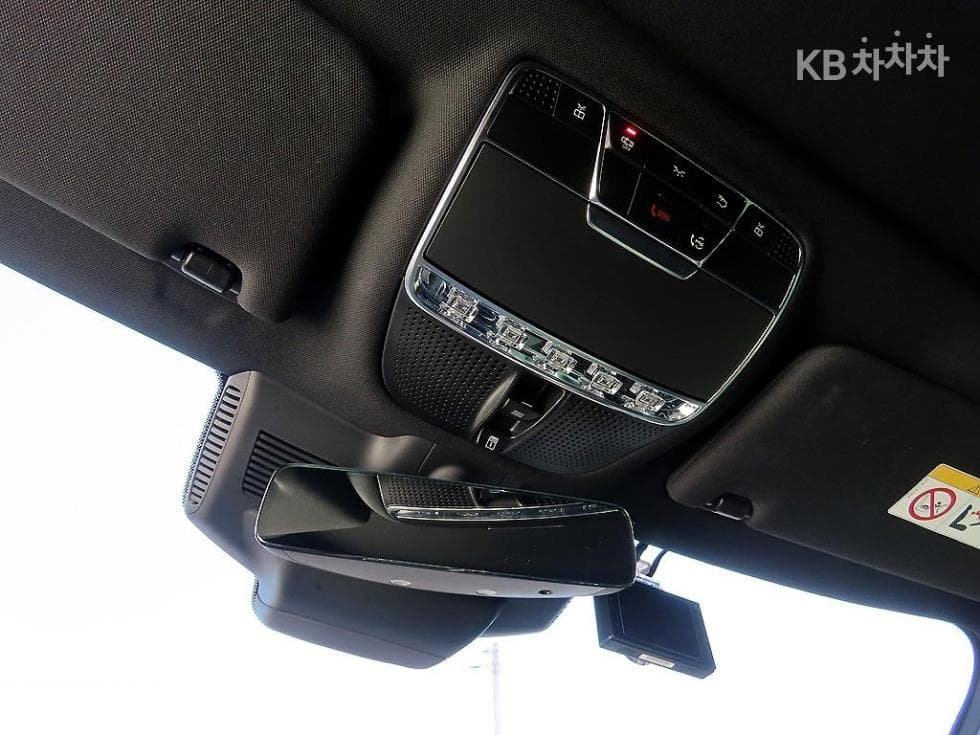 Mercedes-Benz Нов S-КласS560e Стандартен - 14