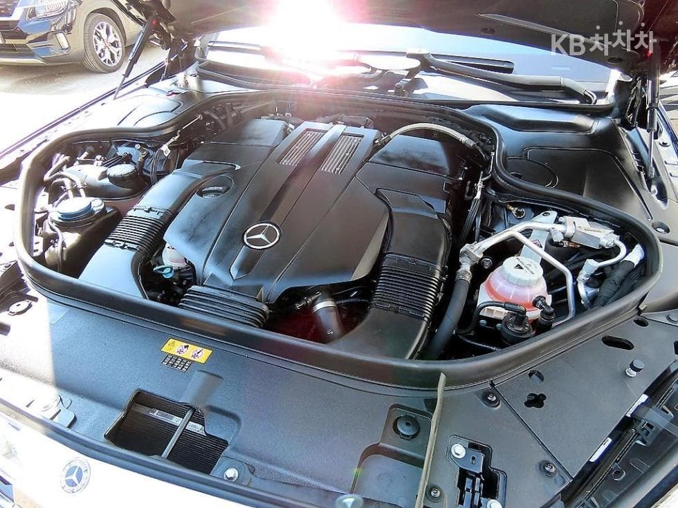 Mercedes-Benz Нов S-КласS560e Стандартен - 19