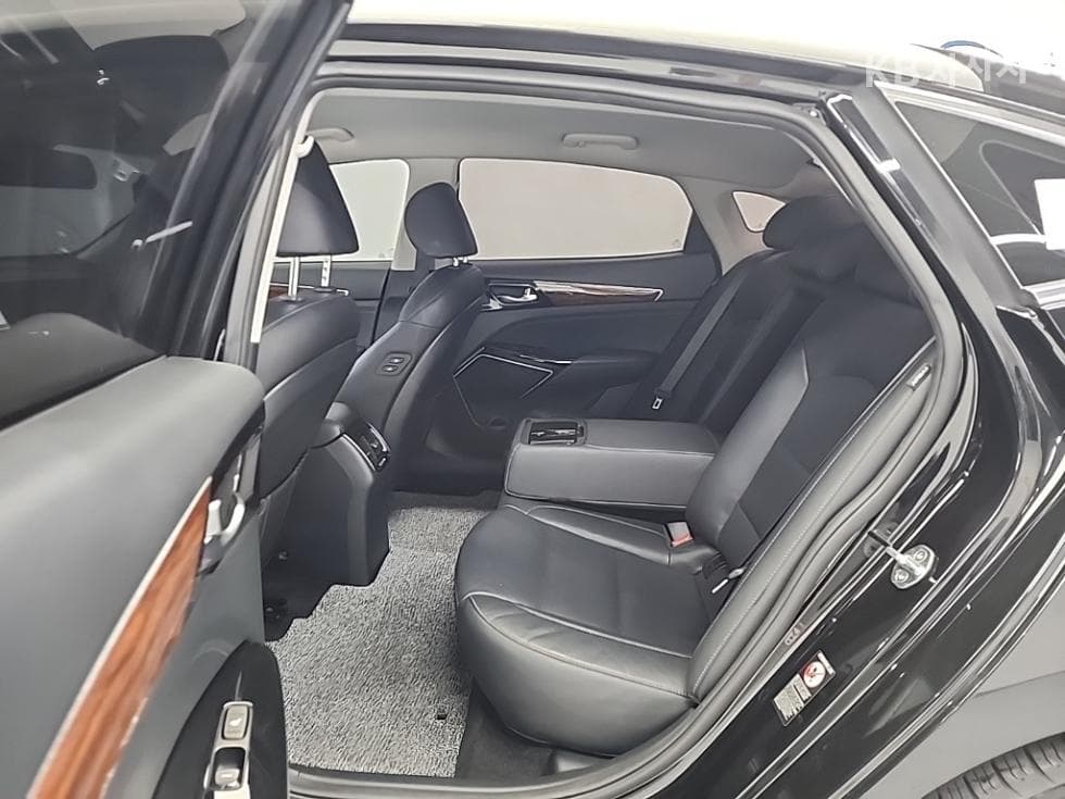 Kia All New K72.4 GDI Prestige - 12