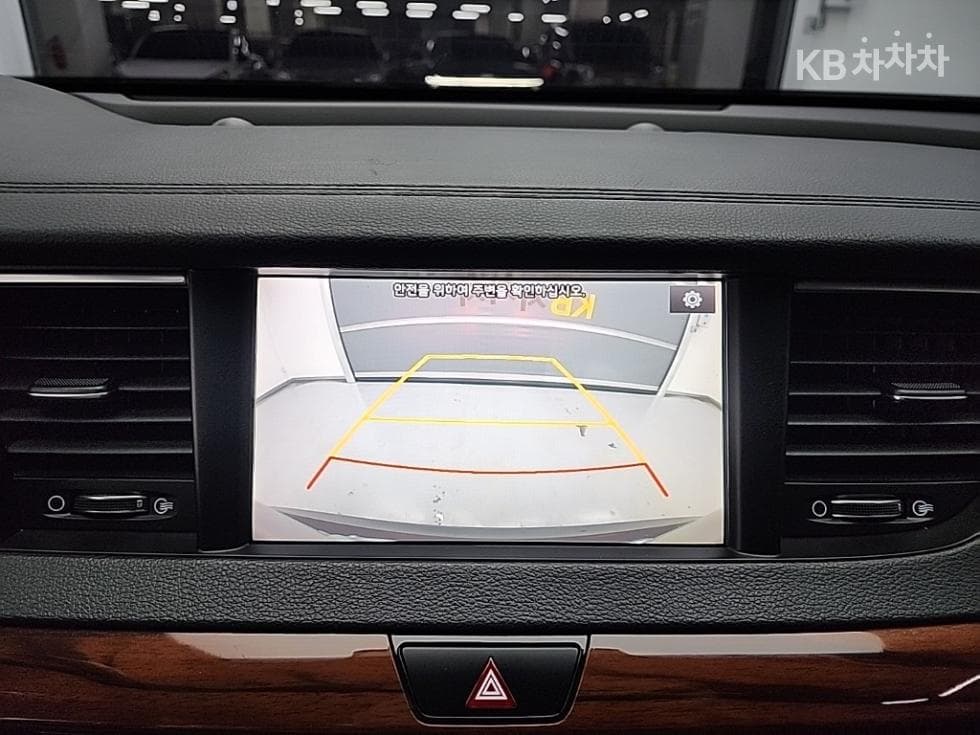Kia All New K72.4 GDI Prestige - 17