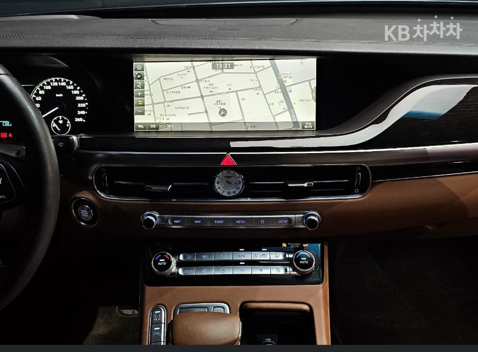Genesis G903.8 GDi AWD Premium Luxury - 12