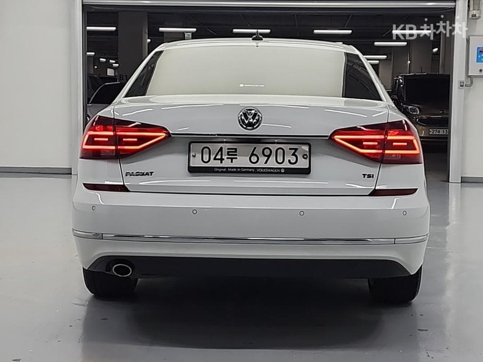Volkswagen 더NewPassat2.0 Turbocharged Stratified Injection (VW) - 3