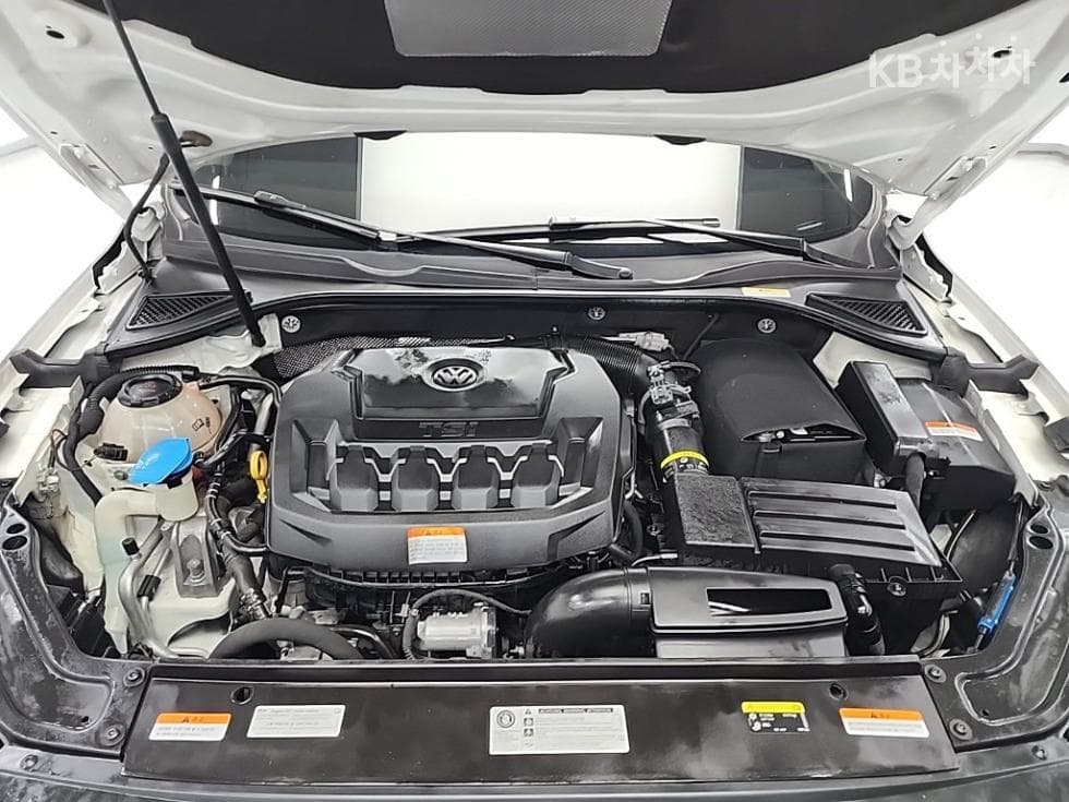 Volkswagen 더NewPassat2.0 Turbocharged Stratified Injection (VW) - 5