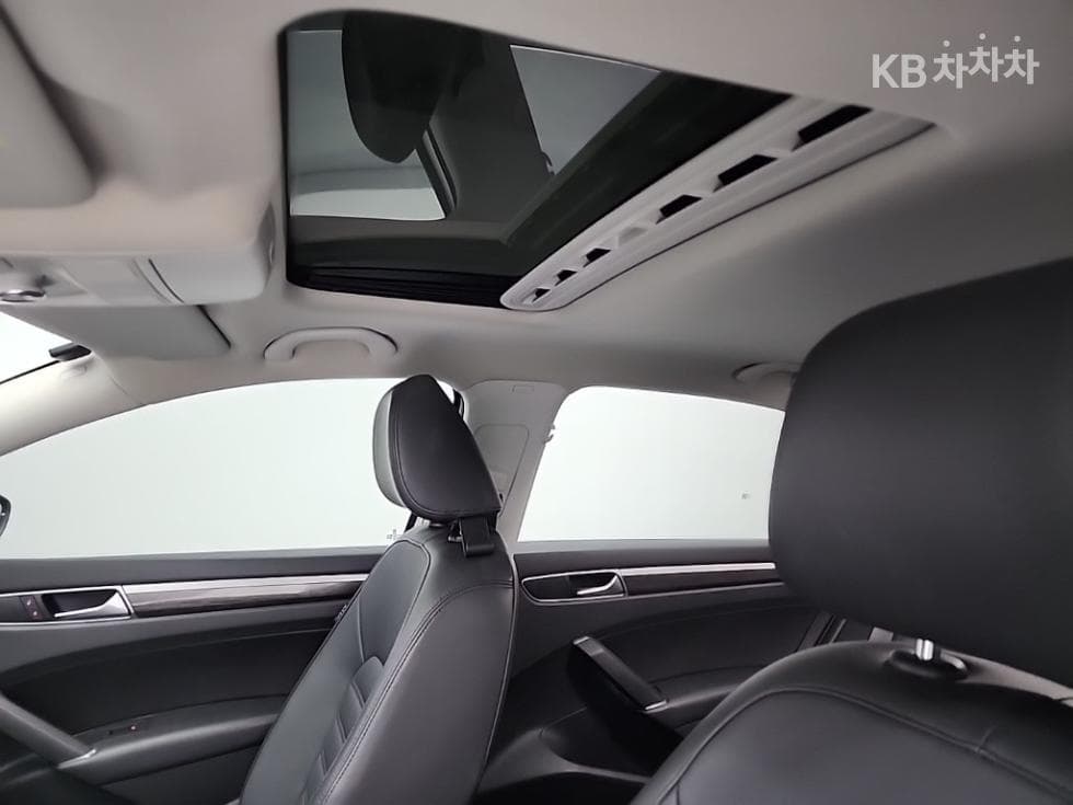 Volkswagen 더NewPassat2.0 Turbocharged Stratified Injection (VW) - 14