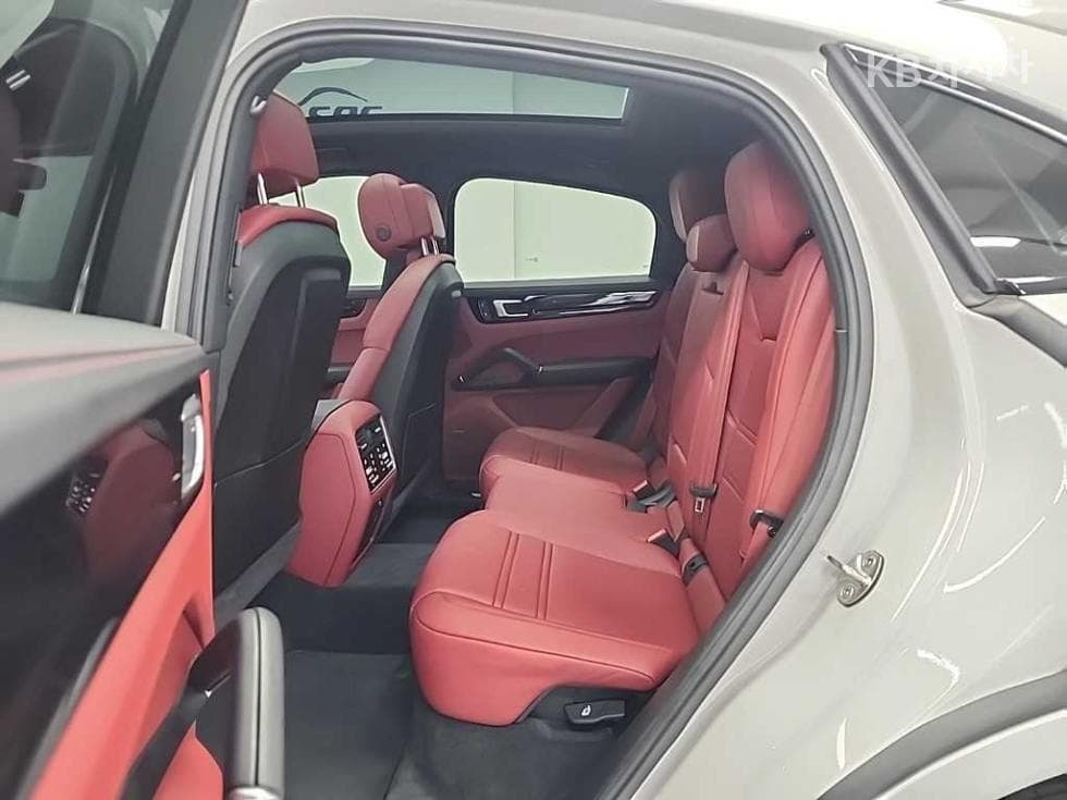 Porsche Cayenne(9Y0)3.0 E-Hybrid Coupe Стандартен - 12