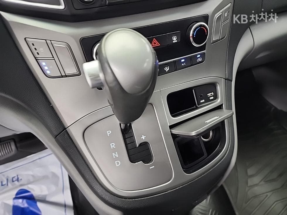 Hyundai The New (facelift) 그랜드 Star렉스Van 5-seater Modern - 8
