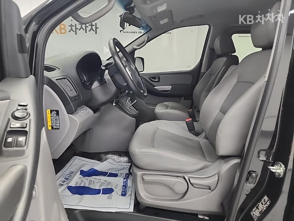 Hyundai The New (facelift) 그랜드 Star렉스Van 5-seater Modern - 11