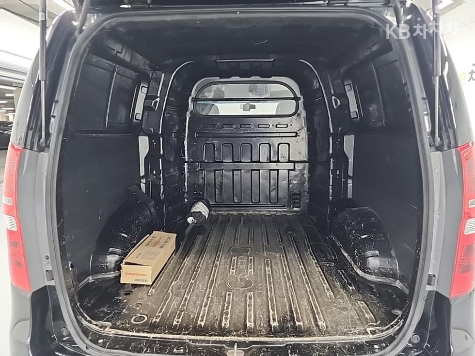 Hyundai The New (facelift) 그랜드 Star렉스Van 5-seater Modern - 18