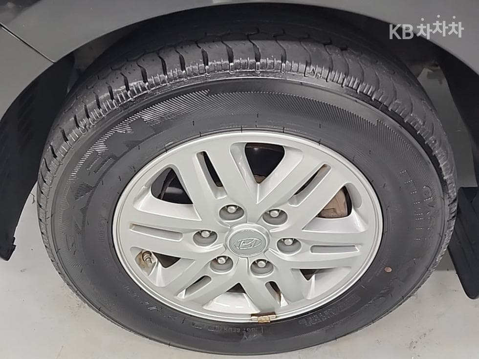 Hyundai The New (facelift) 그랜드 Star렉스Van 5-seater Modern - 19