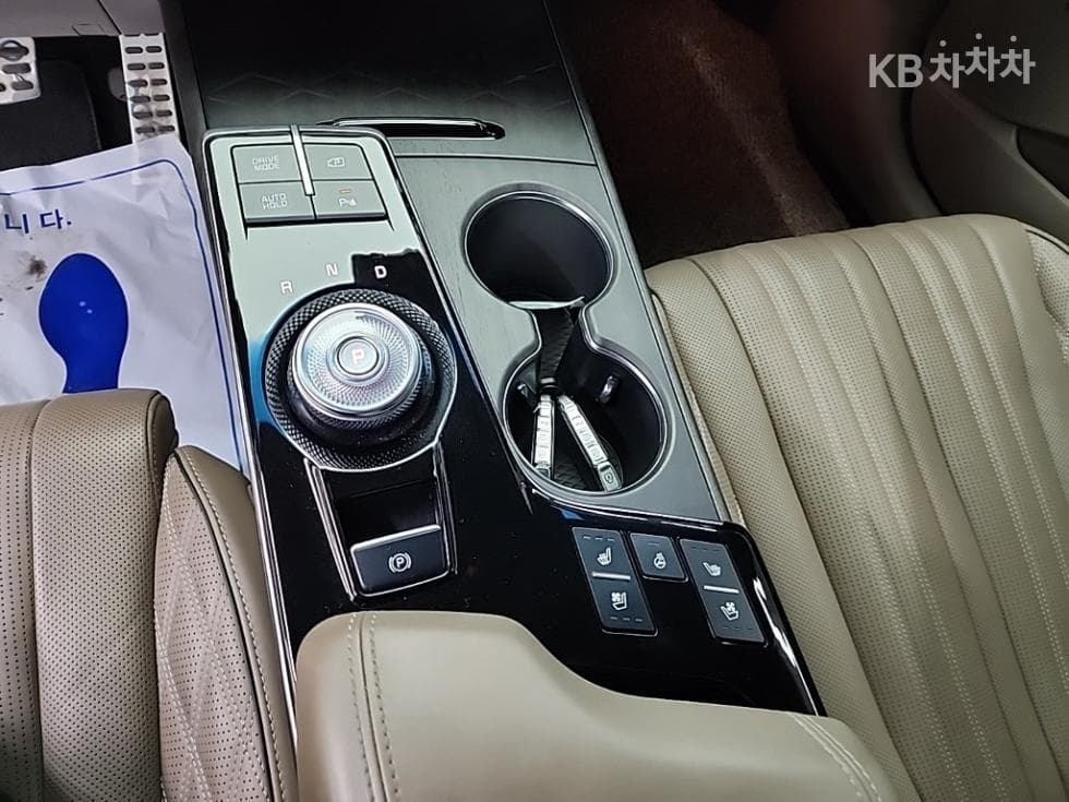 Kia K8 Hybrid1.6 Turbo Signature - 8