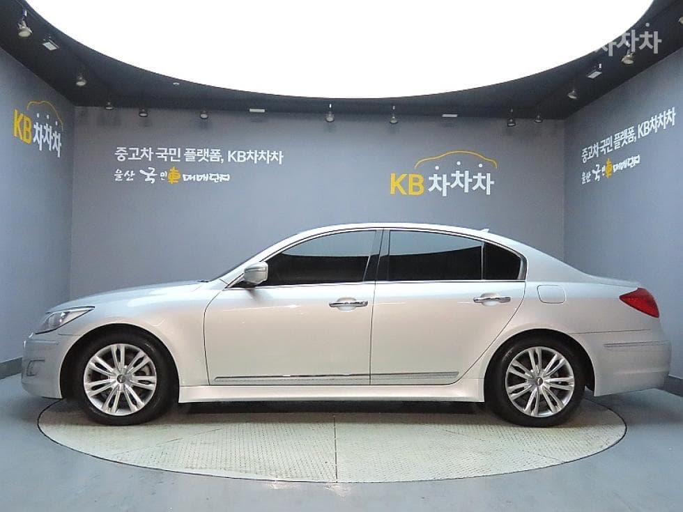 Hyundai GenesisBH330 LUXURY Standard - 5