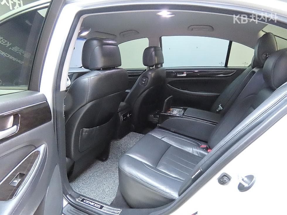 Hyundai GenesisBH330 LUXURY Standard - 11