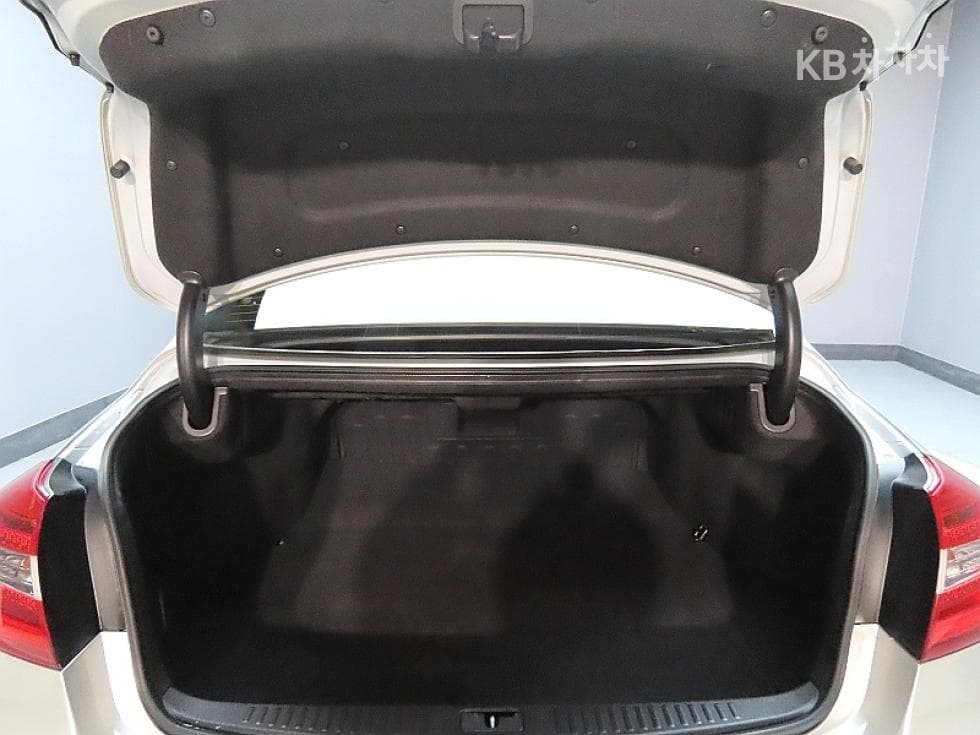 Hyundai GenesisBH330 LUXURY Standard - 19