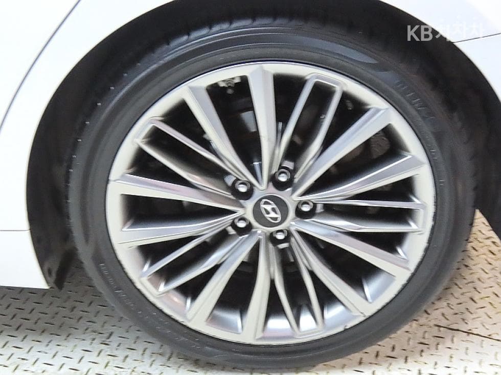 Hyundai Grandeur (Azera)IG3.3 셀러브리티 - 20