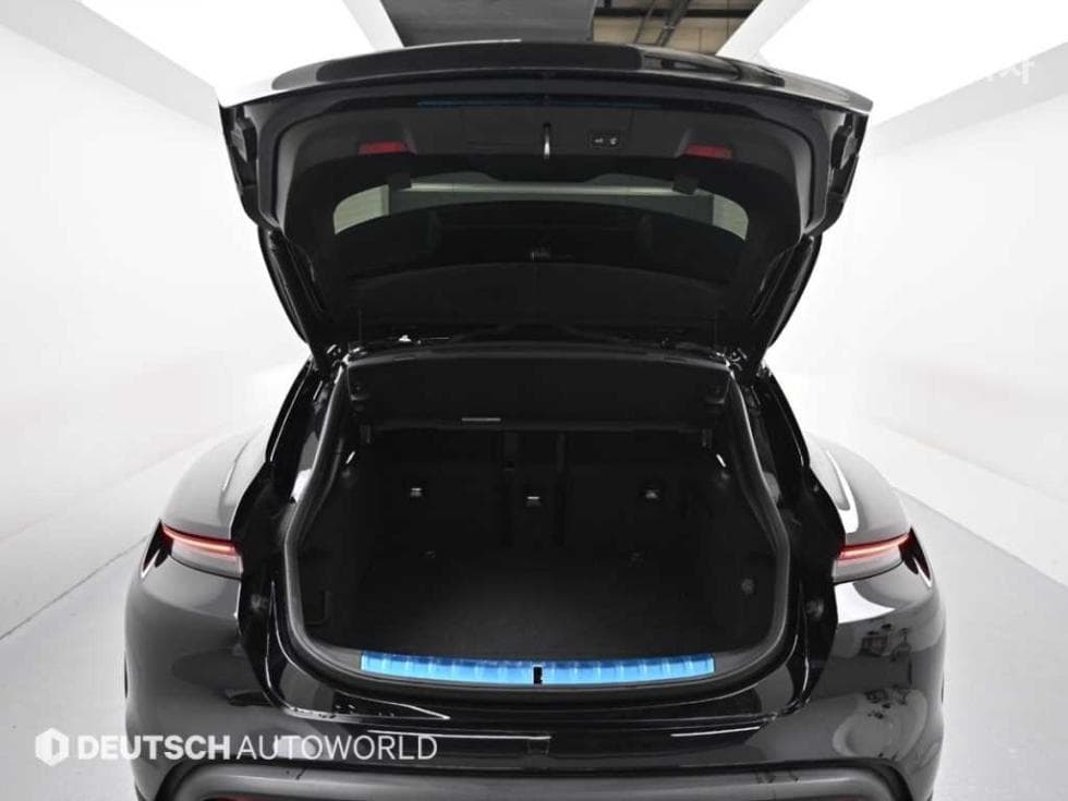 Porsche Taycan Cross Turismo4S - 19