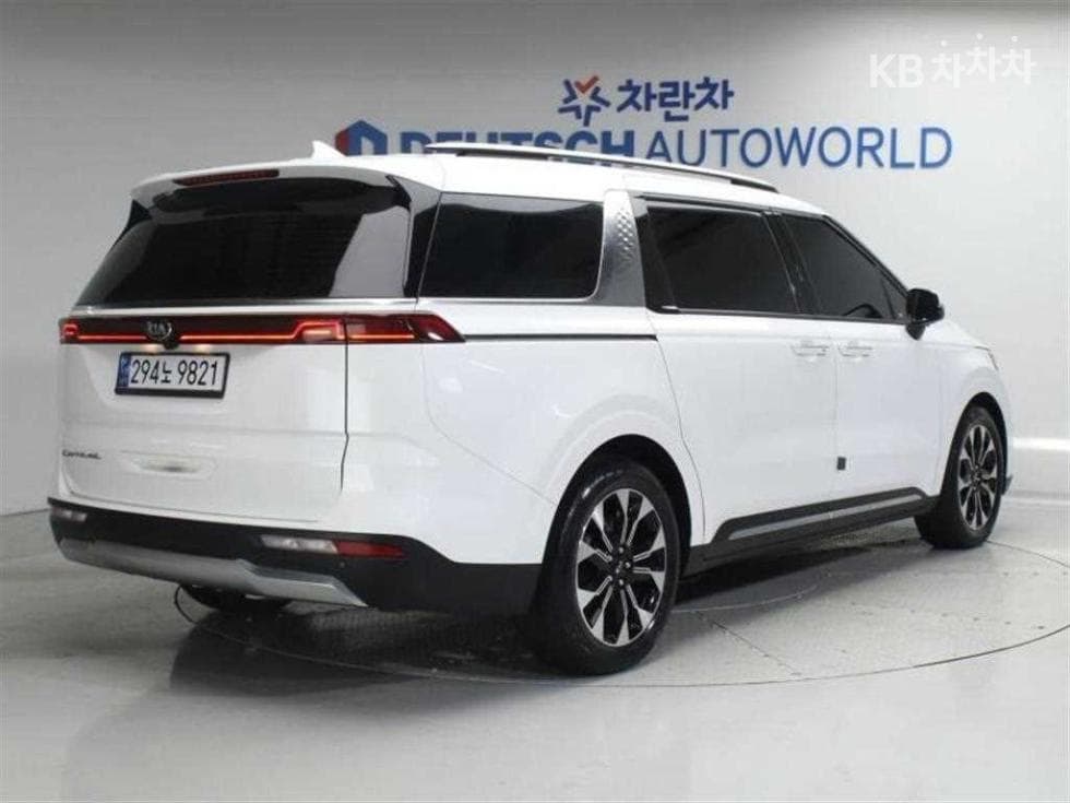 Kia Carnival 4th generationD2.2 9-seater Signature - 2