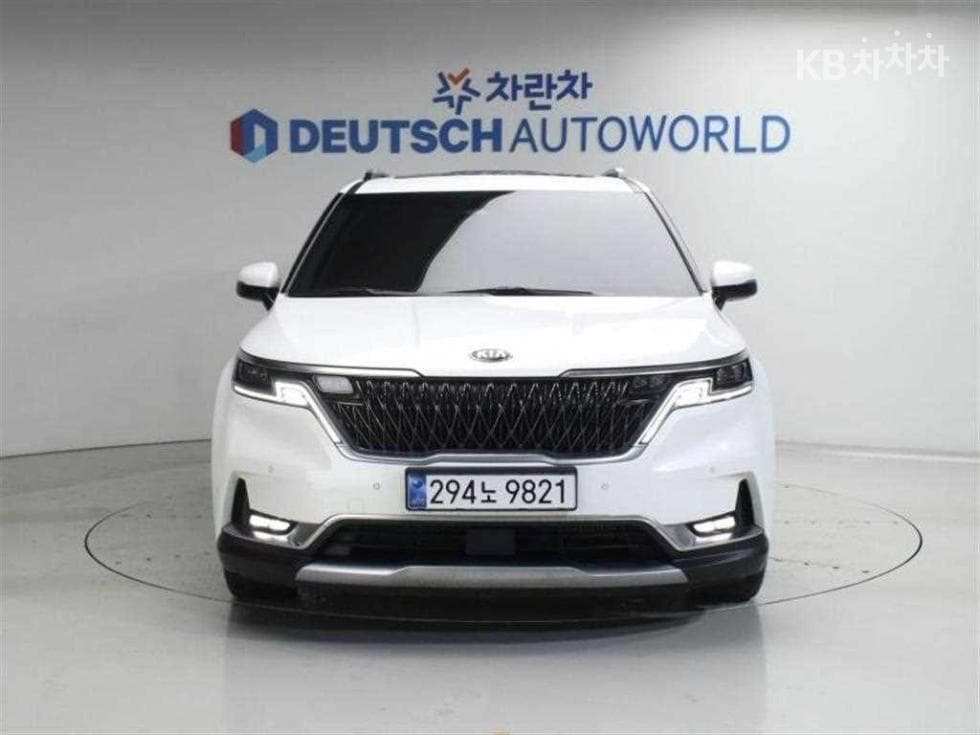 Kia Carnival 4th generationD2.2 9-seater Signature - 3