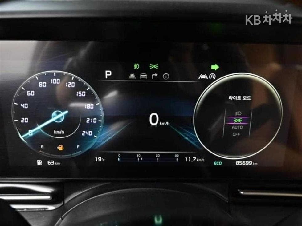 Kia Carnival 4th generationD2.2 9-seater Signature - 8