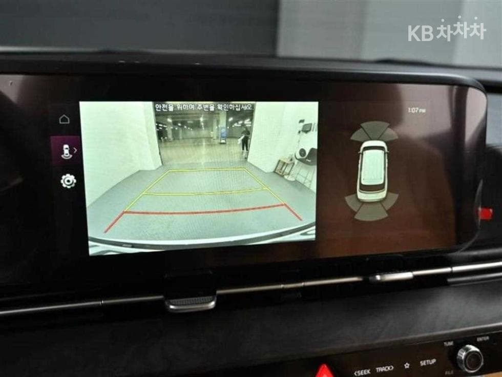 Kia Carnival 4th generationD2.2 9-seater Signature - 15