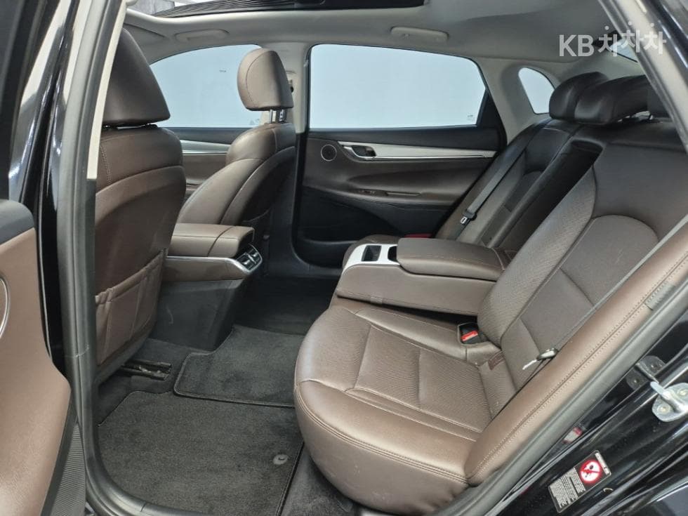 Хюндай The New (фейслифт) Grandeur (Azera)LPi 3.0 Рент-а-кар Premium - 12
