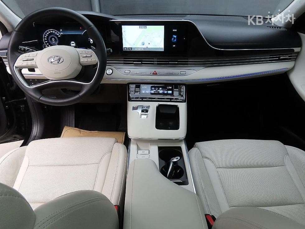 Hyundai The New (facelift) Grandeur (Azera)2.5 Le Blanc - 7