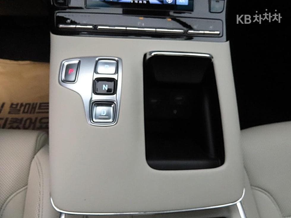 Hyundai The New (facelift) Grandeur (Azera)2.5 Le Blanc - 10